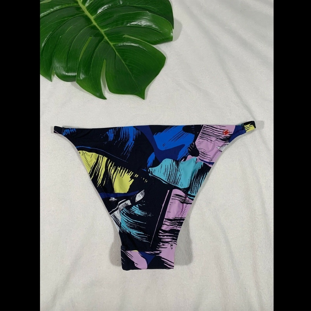 NEW $58‎ Red Carter Leaf Print Bikini Bottoms Small - Picture 9 of 12